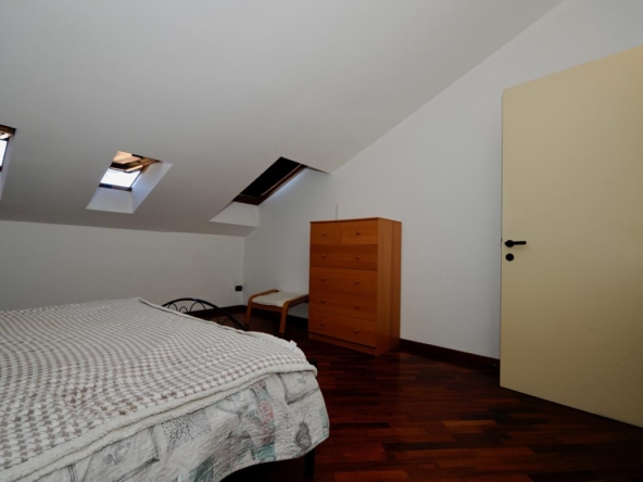 camera-da-letto-con-porta