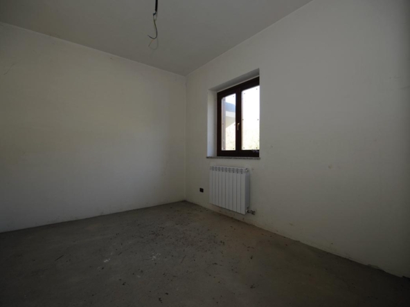 camera-letto-con-finestra