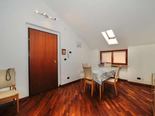 sala-da-pranzo-con-ingresso